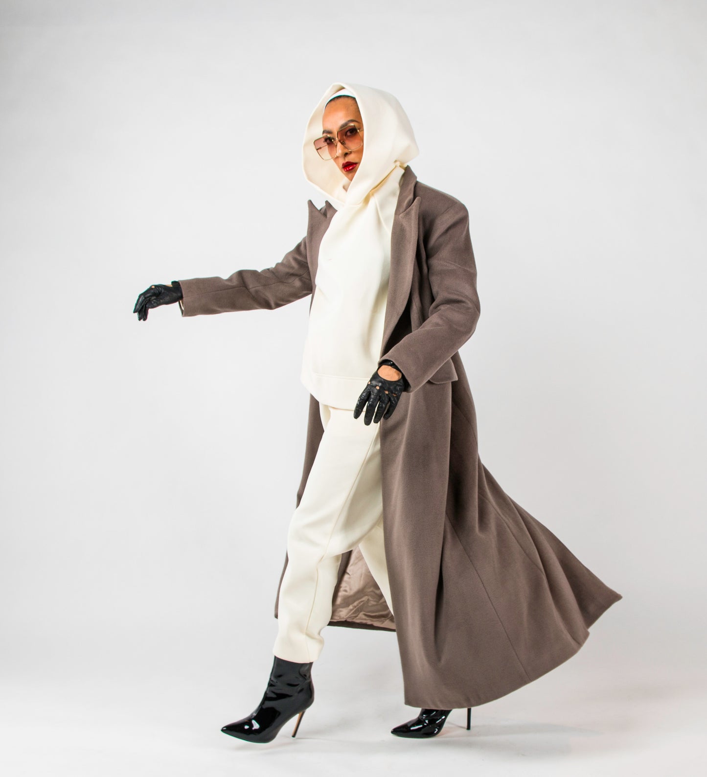 The Wo’man coat taupe